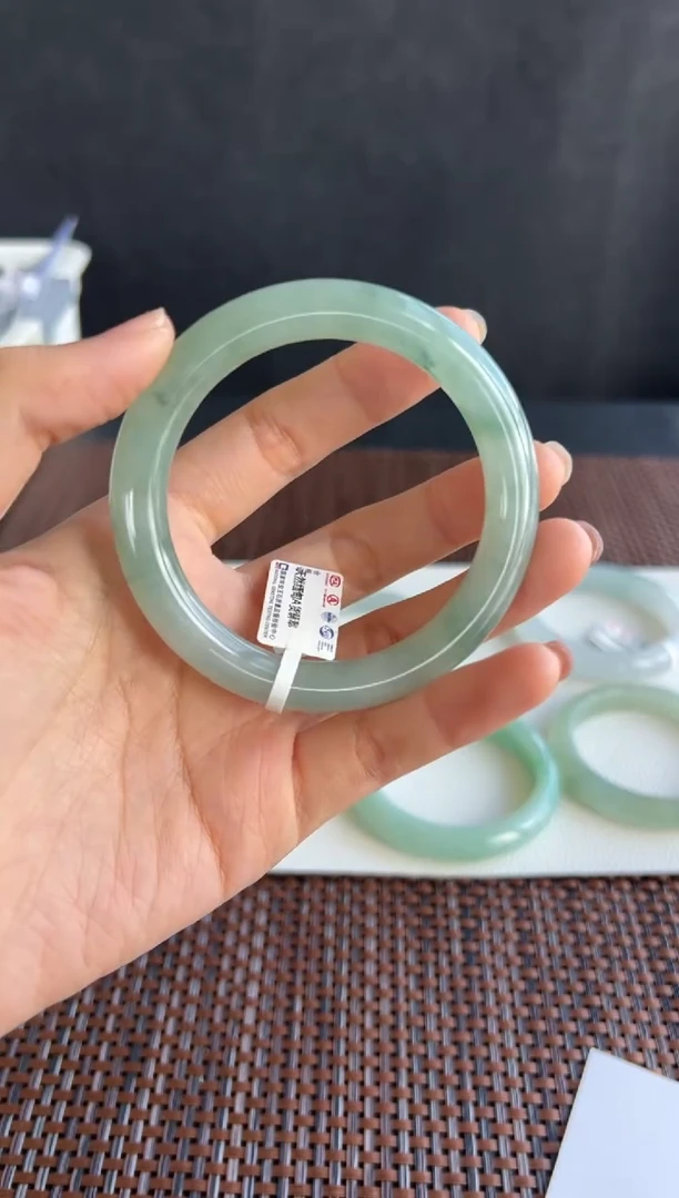 翡翠手镯未镶嵌52号57.1*9.3*9.6