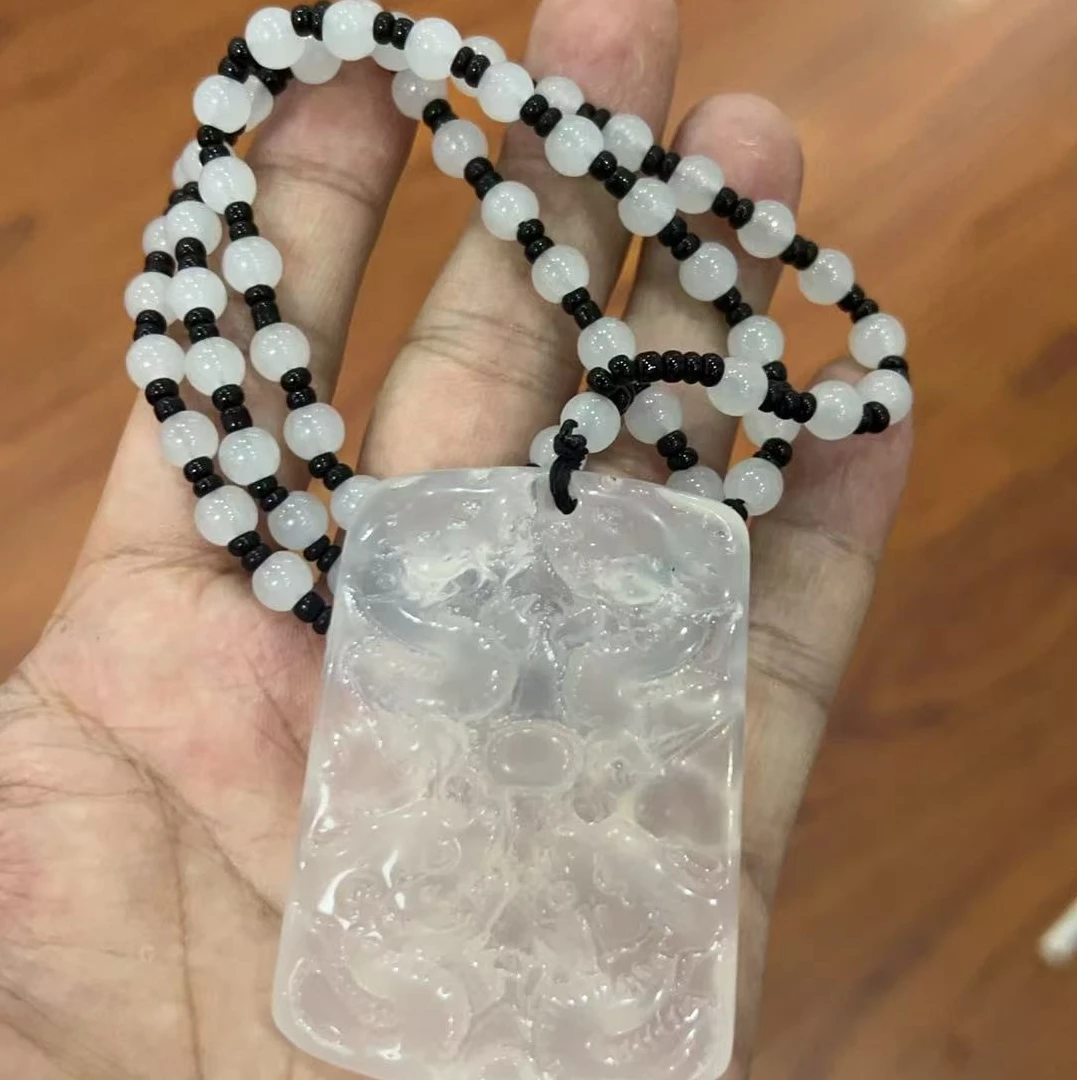 云母龙牌吊坠一个