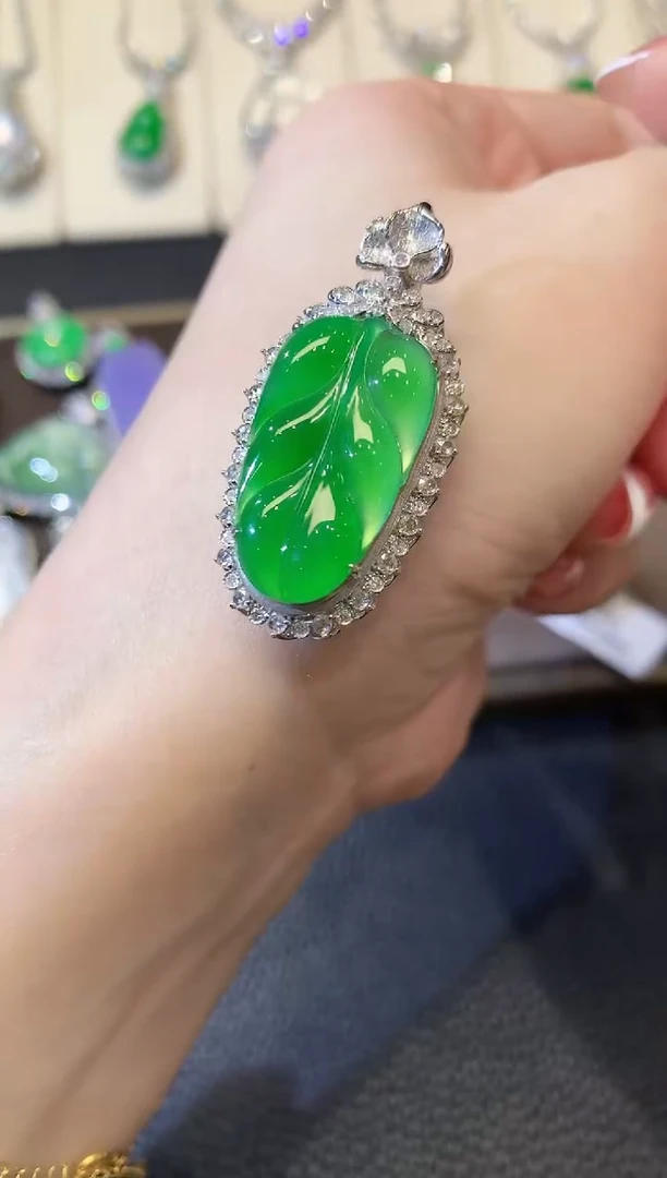 翡翠18K金镶嵌吊坠(不含链)A118