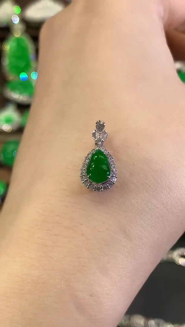 吊坠(不含链)18K金镶嵌翡翠C64