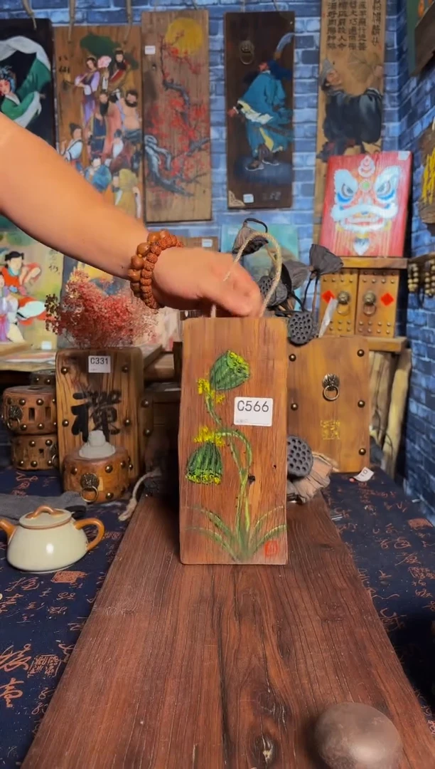 风化老门板丙烯画