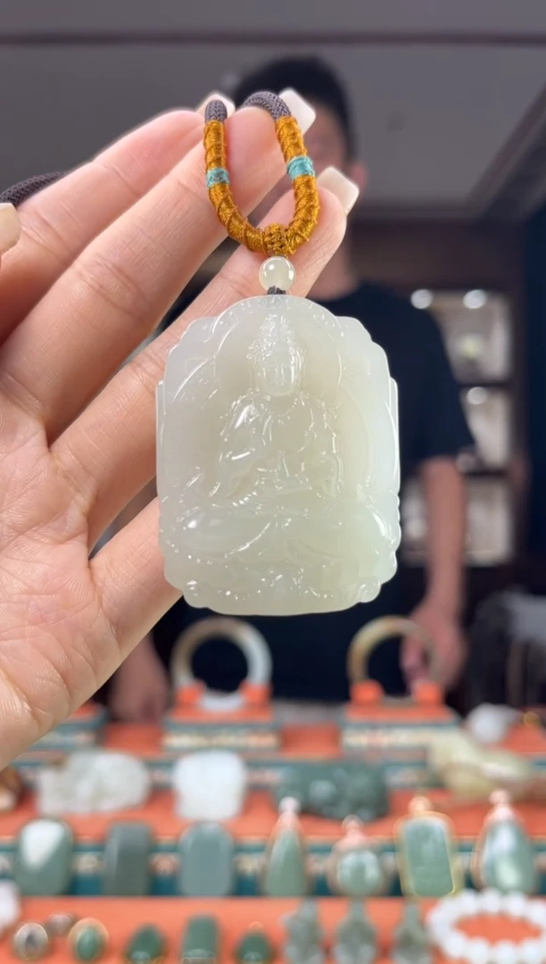 颈饰未镶嵌和田玉佩佩