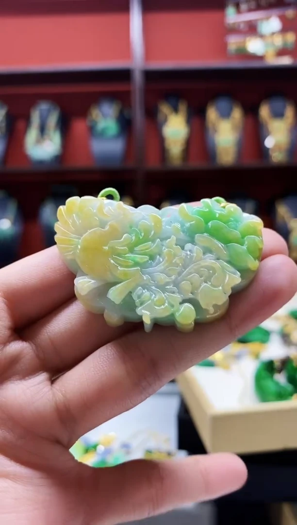 颈饰未镶嵌翡翠吊坠