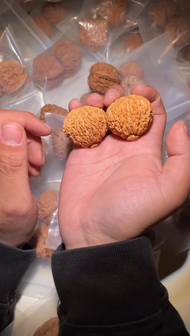 把件文玩核桃万****由文玩核桃粮仓