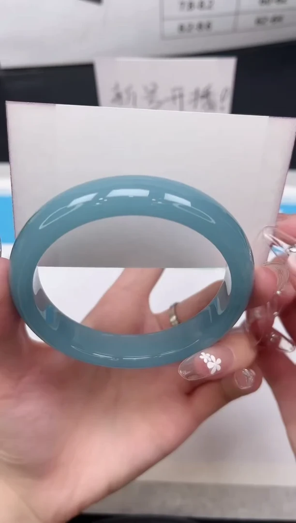 未镶嵌手镯石英质玉125-62.6