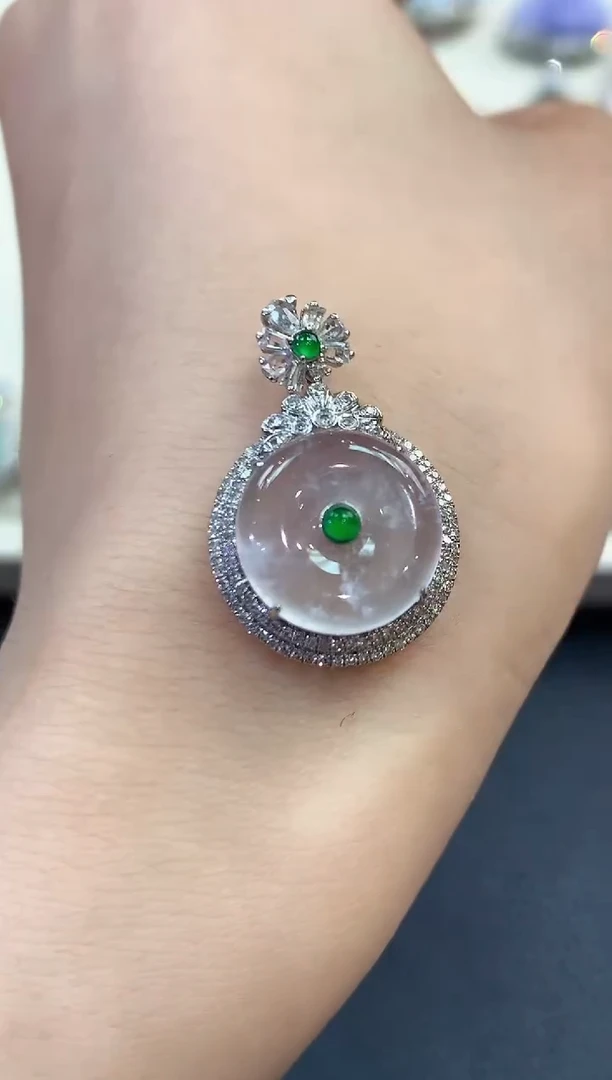 【闪购商品】翡翠吊坠(不含链)18K金镶嵌C45  