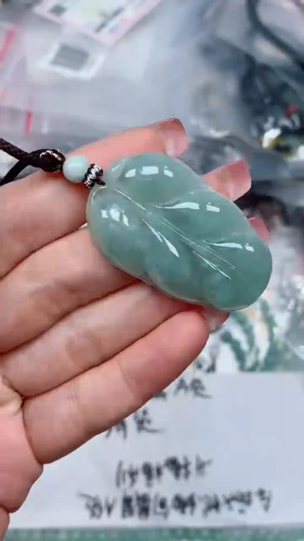 翡翠未镶嵌颈饰吊坠