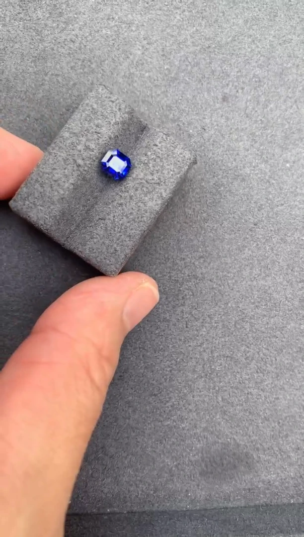 【闪购商品】蓝宝石裸石未镶嵌1.1ct皇家蓝