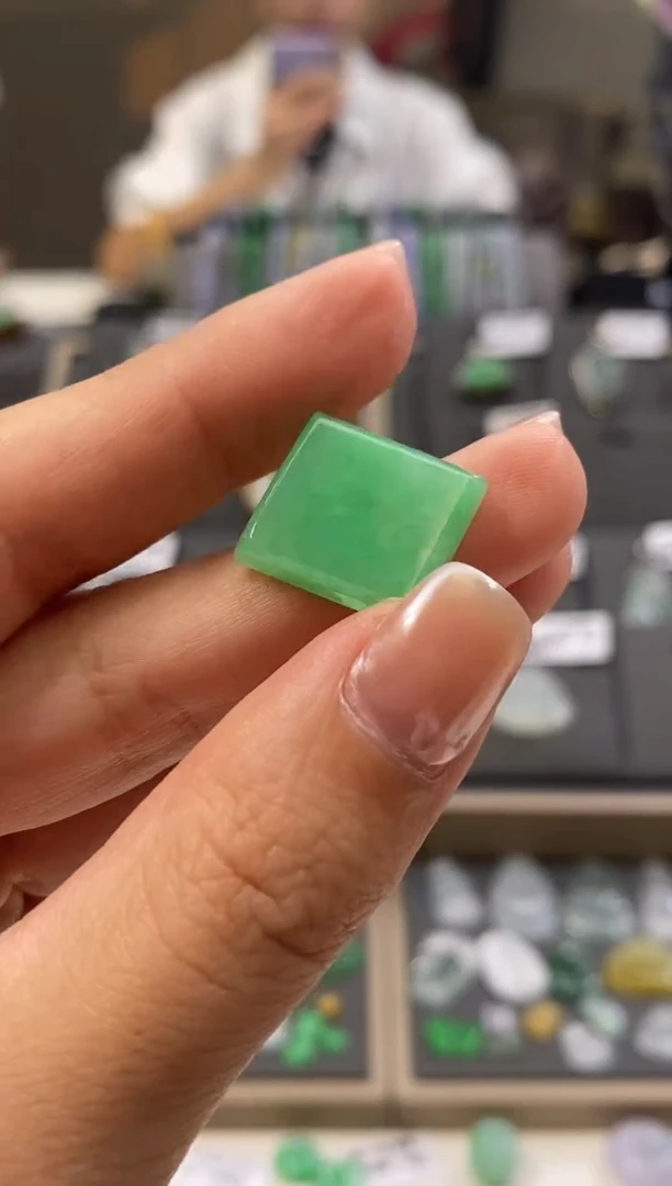 颈饰未镶嵌翡翠无事牌