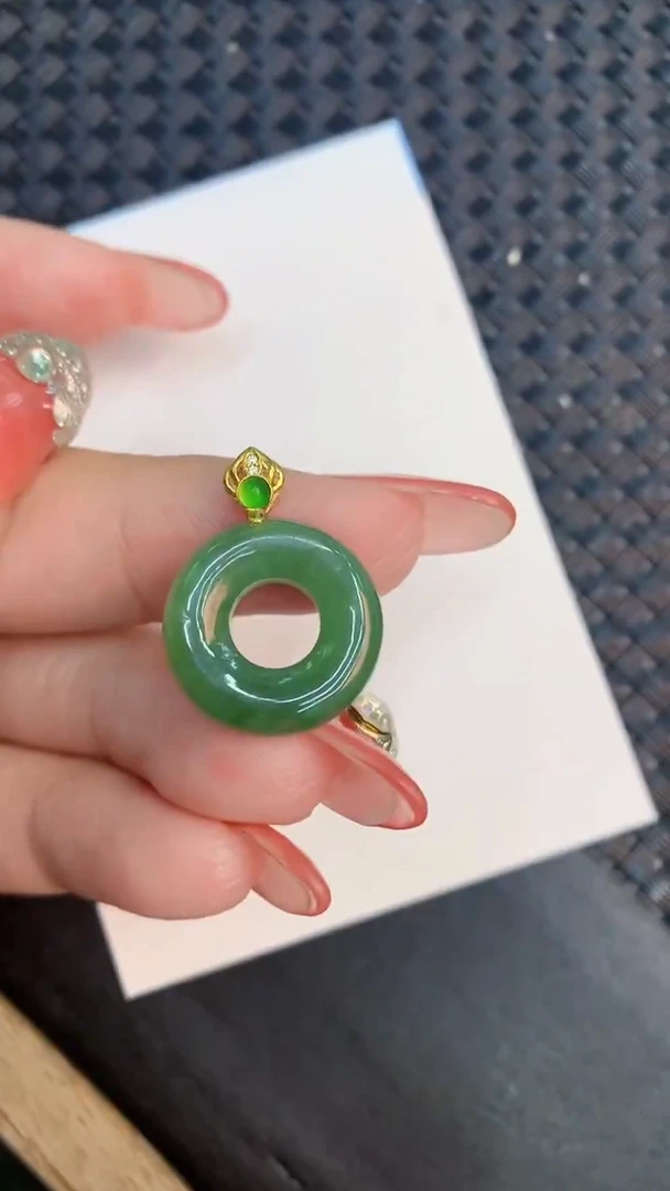 颈饰未镶嵌翡翠1