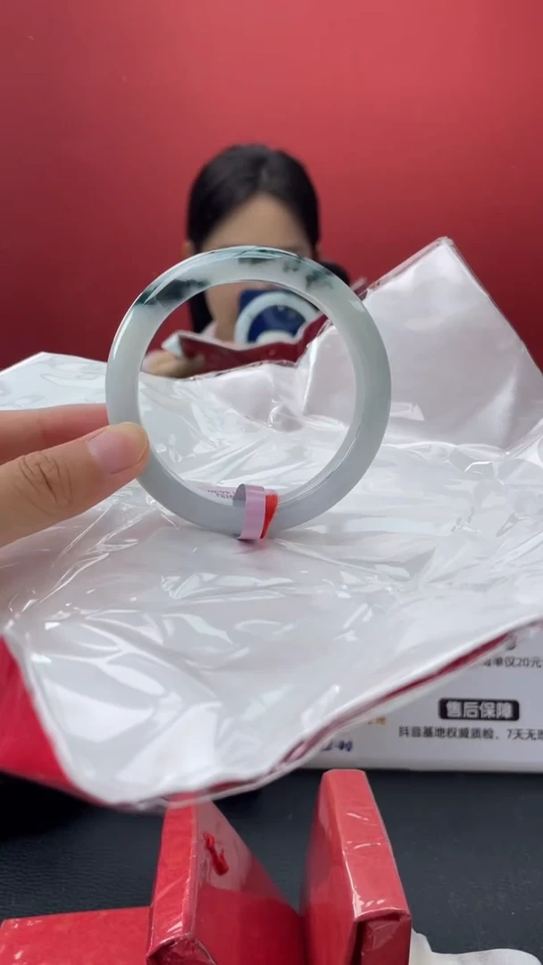 翡翠手镯未镶嵌8       圈口59.2