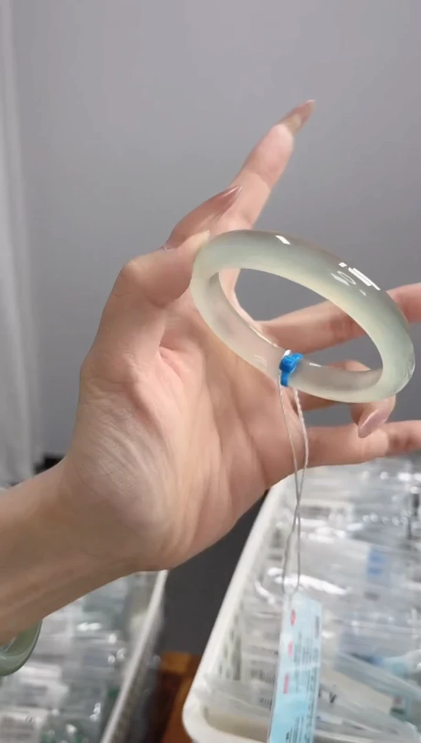 玛瑙/玉髓手镯未镶嵌57-58圈