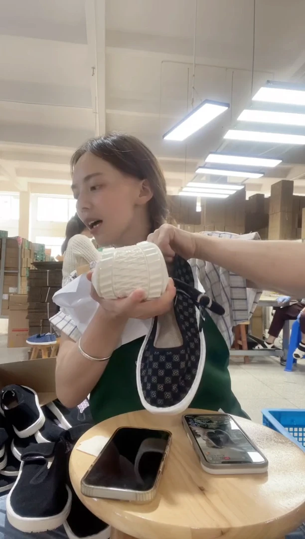 何航清仓款黑格子38码79#