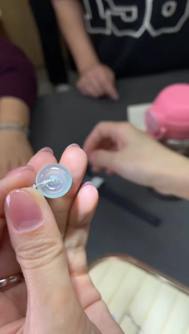 颈饰18K金镶嵌翡翠|不退不换