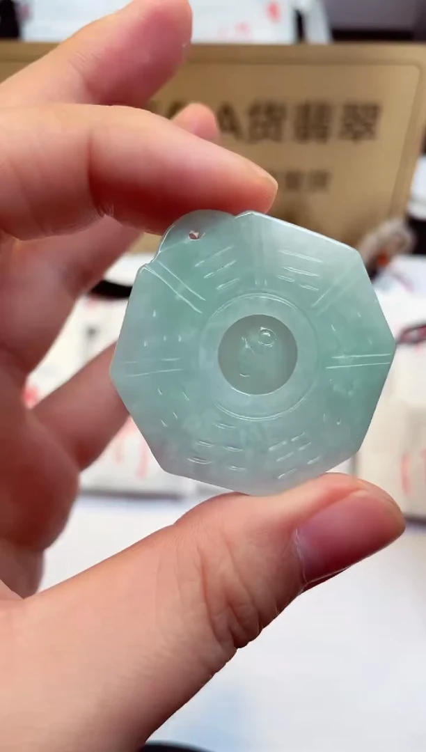 翡翠未镶嵌颈饰天然缅甸翡翠A货