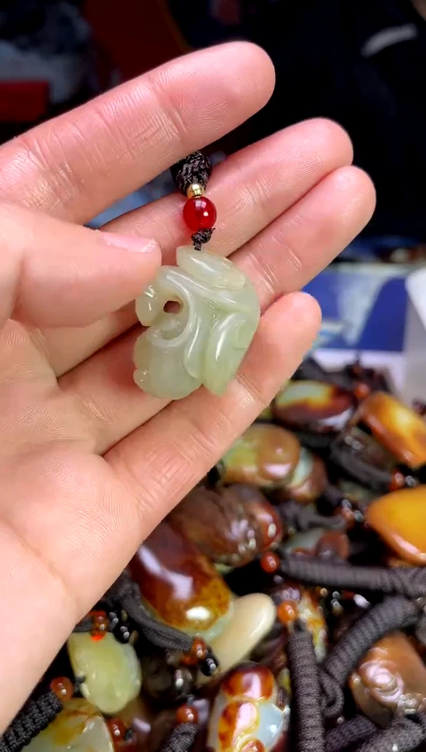 【闪购商品】和田玉颈饰未镶嵌1