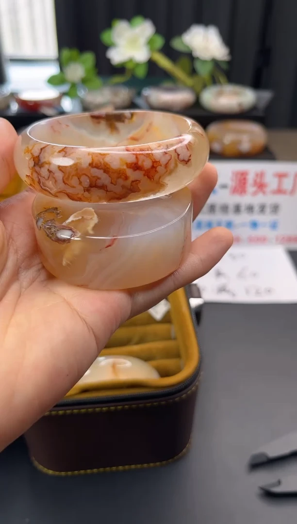 未镶嵌手镯石英质玉赠送镯心（61圈口）