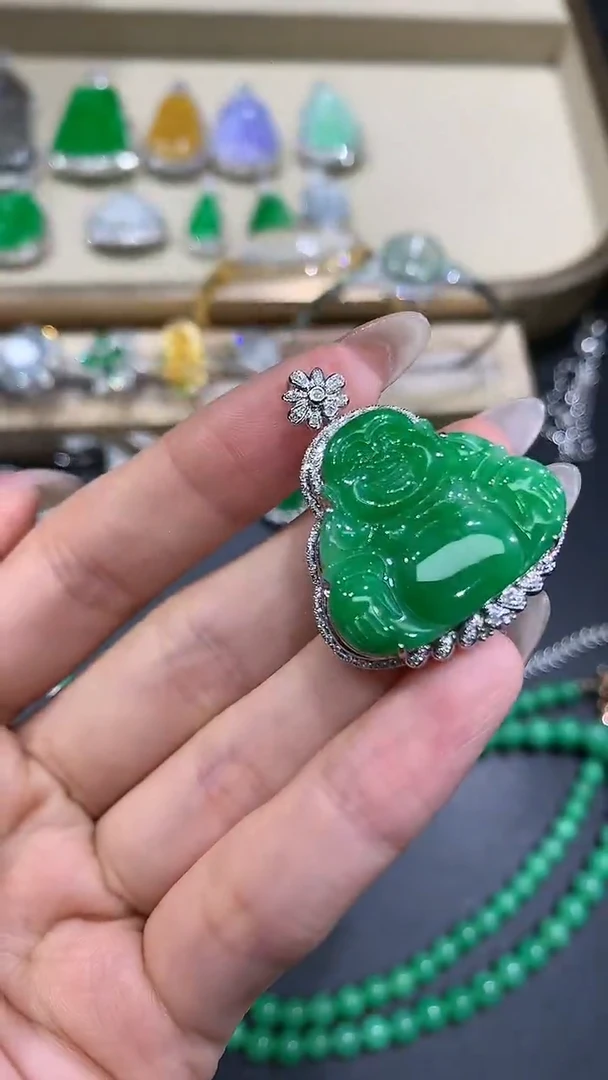 【闪购商品】翡翠吊坠(不含链)18K金镶嵌10团购