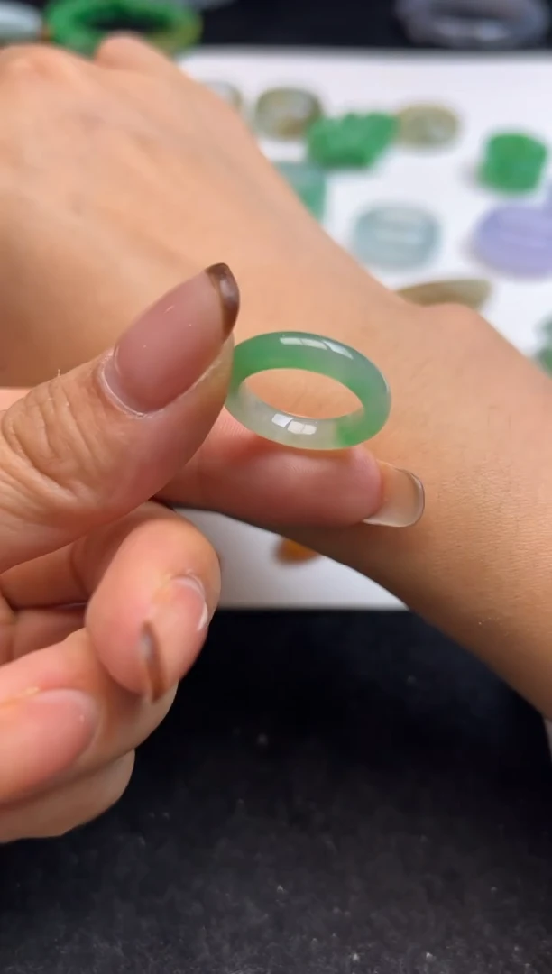 未镶嵌定制翡翠11#绿 戒圈 2500+250