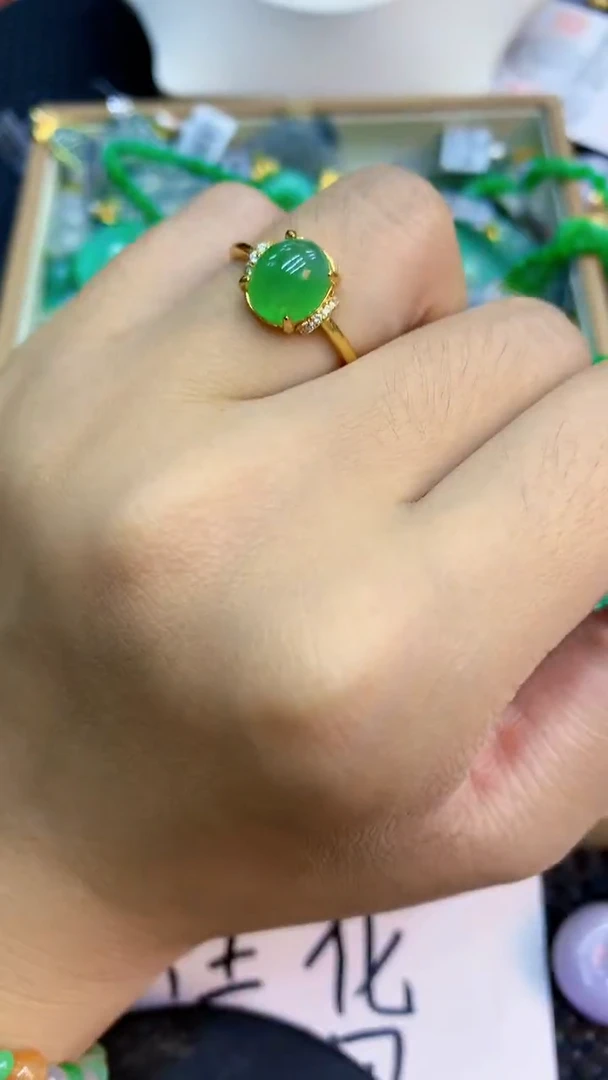 颈饰未镶嵌翡翠1