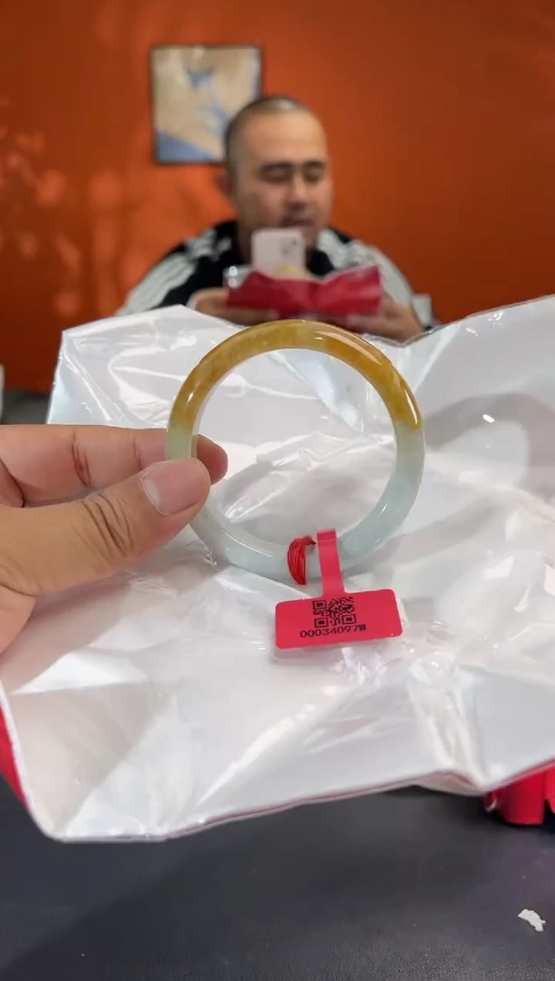 未镶嵌手镯翡翠6        圈口55