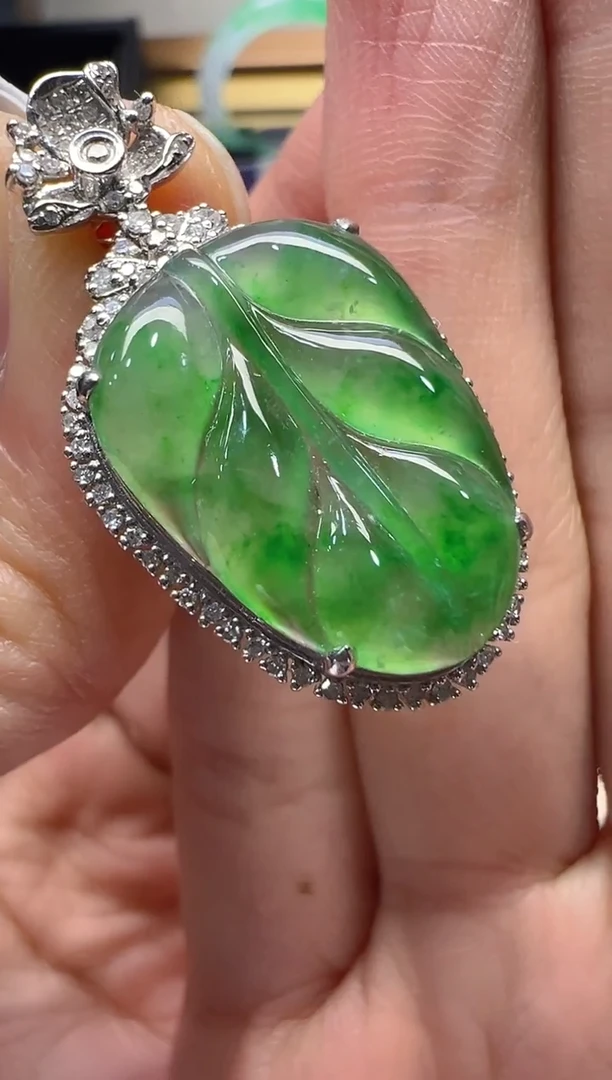 【闪购商品】翡翠吊坠(不含链)18K金镶嵌多样性团购发一件