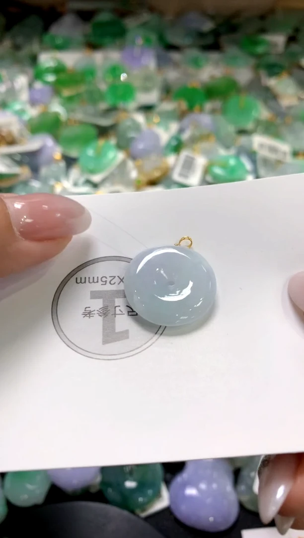 颈饰18K金镶嵌翡翠1111111111111111