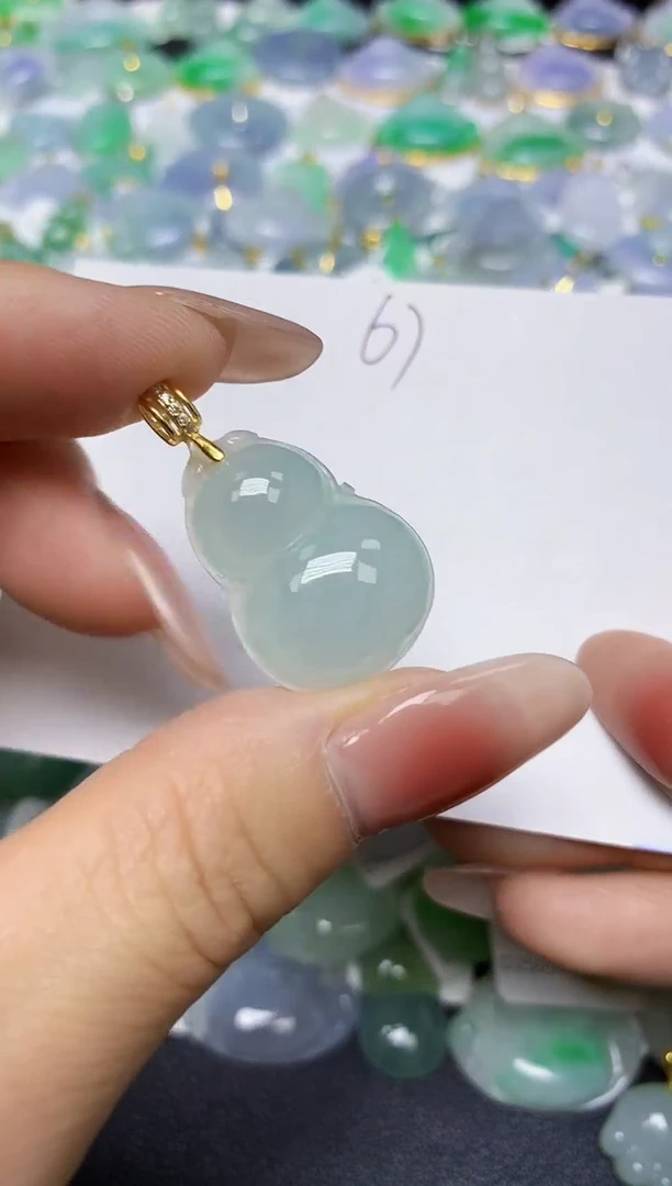 翡翠未镶嵌颈饰 天然缅甸翡翠A货