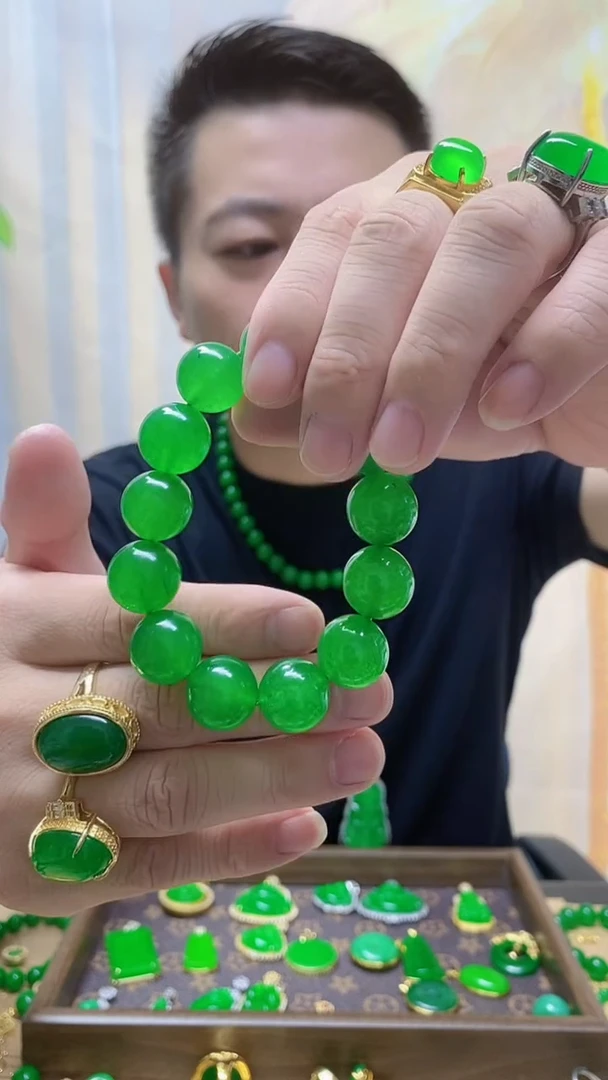 未镶嵌手链翡翠翡翠手链