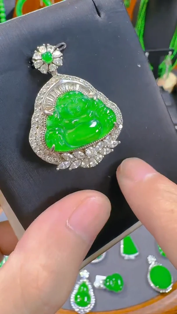 翡翠未镶嵌吊坠(赠链)天然A货翡翠