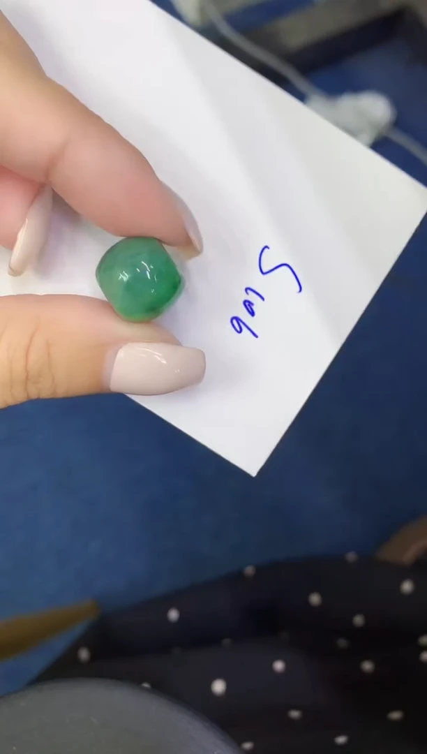 颈饰未镶嵌翡翠缅甸天然翡翠A货