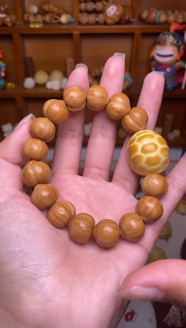 把件猴头核桃全品无暇屁桃＋大富甲手串