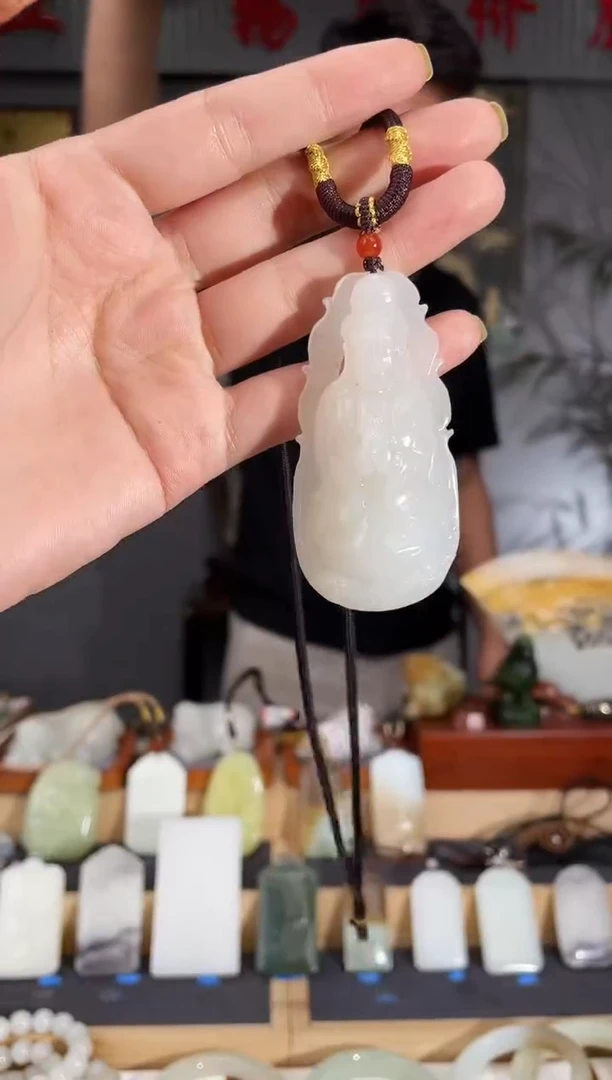 和田玉未镶嵌颈饰1