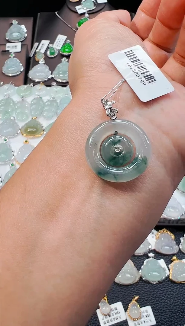 吊坠(不含链)18K金镶嵌翡翠甜甜圈吊坠