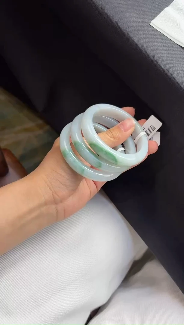未镶嵌手镯翡翠10104【手镯】多样性发一个