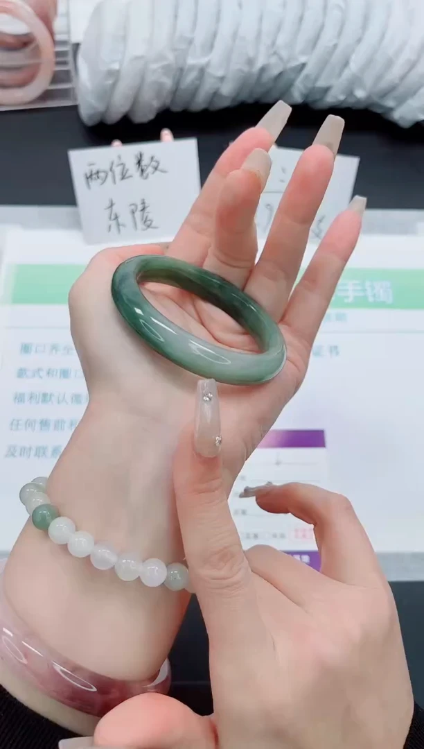 【闪购商品】石英质玉手镯未镶嵌6号-52圈