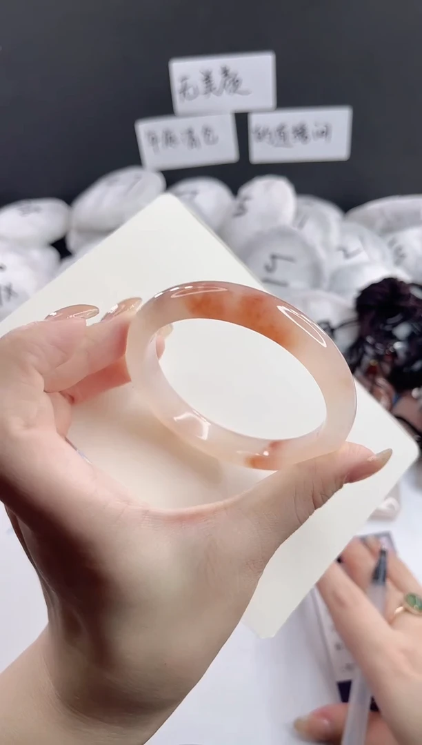 未镶嵌手镯石英质玉多样性发货L124