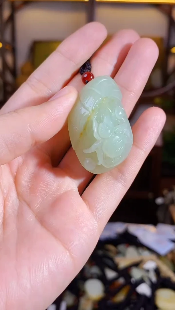 和田玉未镶嵌颈饰1