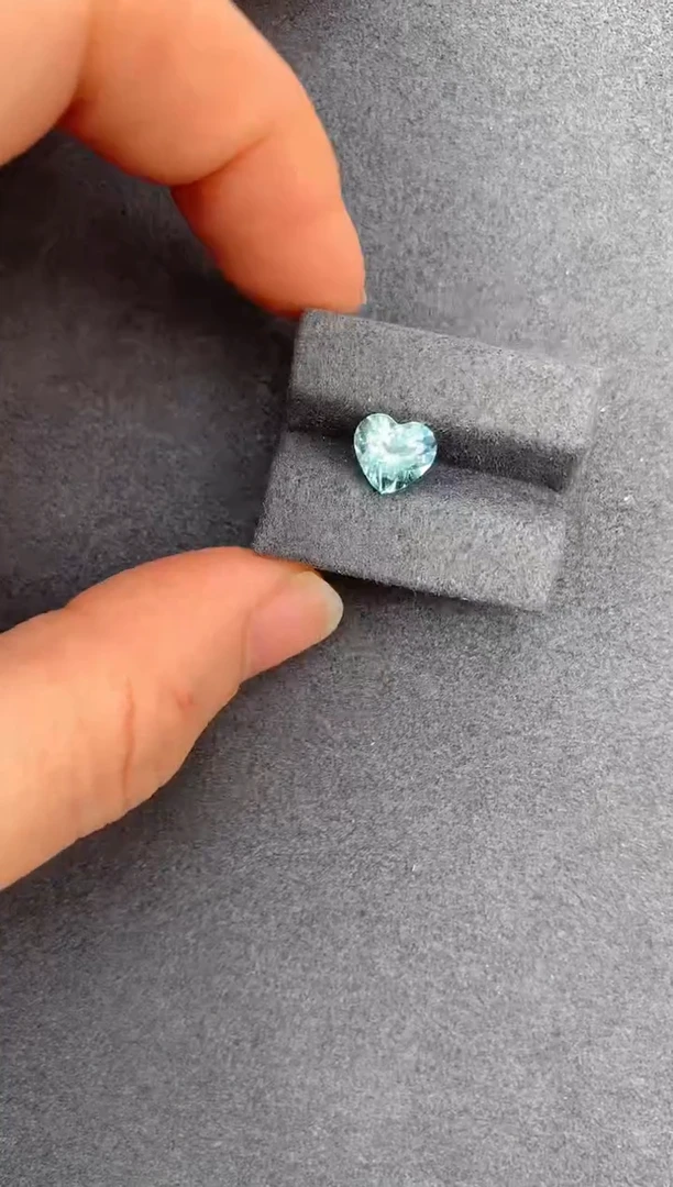 【闪购商品】海蓝宝石裸石未镶嵌1.6ct海蓝宝石