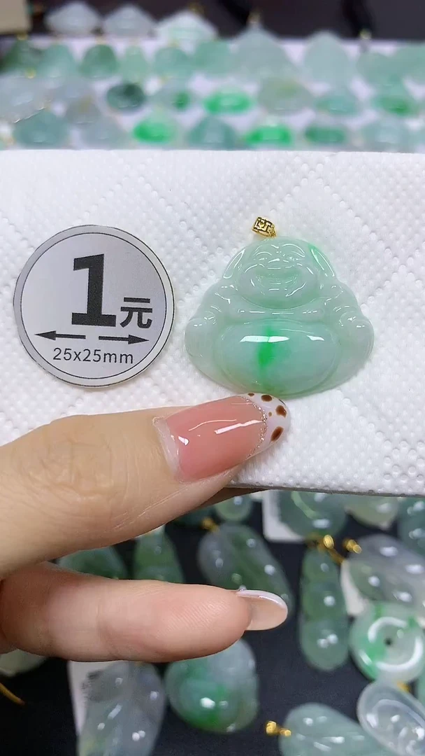 颈饰18K金镶嵌翡翠天然翡翠A货