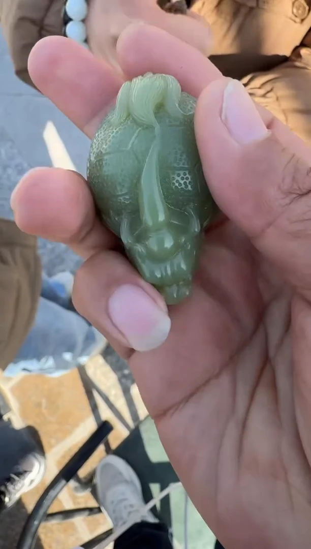 未镶嵌和田玉（糖玉）挂件和田玉