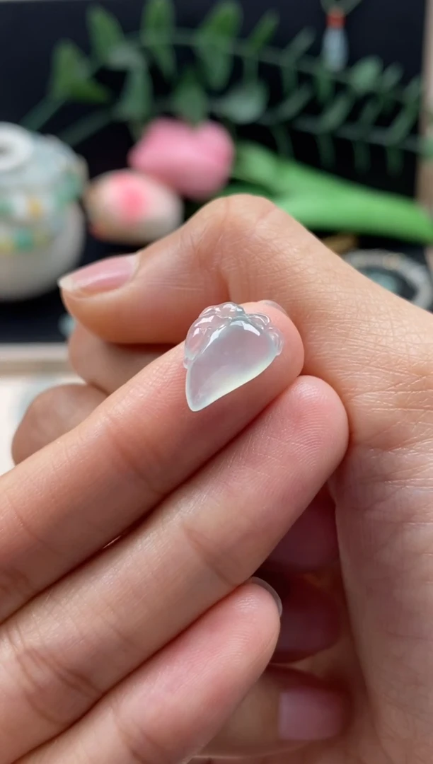 【闪购商品】翡翠颈饰未镶嵌翡翠白冰裸石