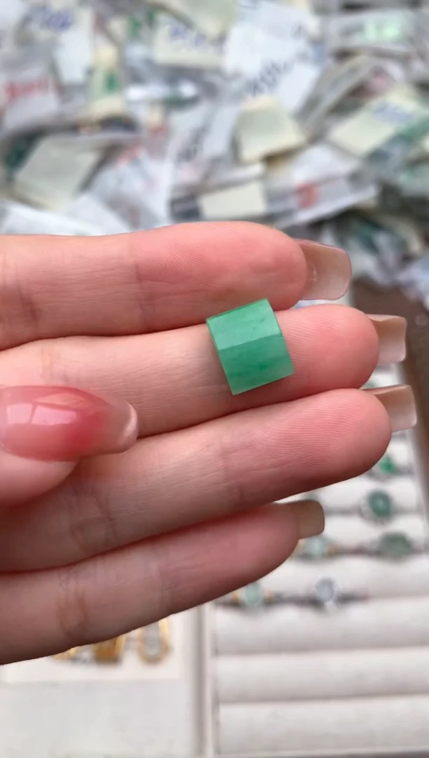 未镶嵌挂件翡翠一