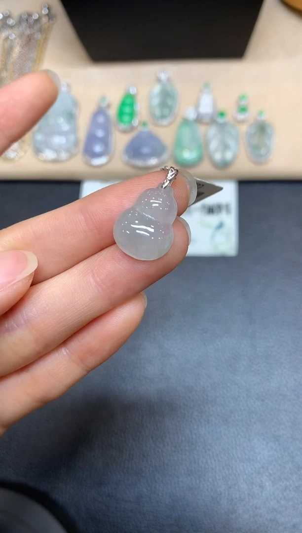 【闪购商品】翡翠颈饰18K金镶嵌葫芦【无服务费多样性发其一