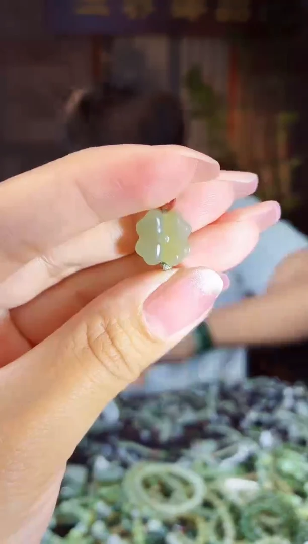 和田玉未镶嵌颈饰拍一发一