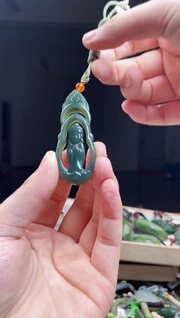 颈饰未镶嵌和田玉1