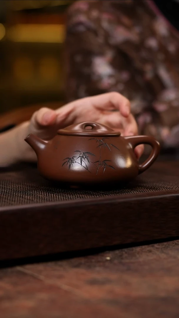 宜兴紫砂紫泥景舟石瓢