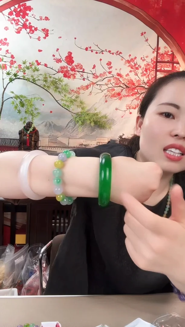 春*圣吉推荐款绿镯圈口62