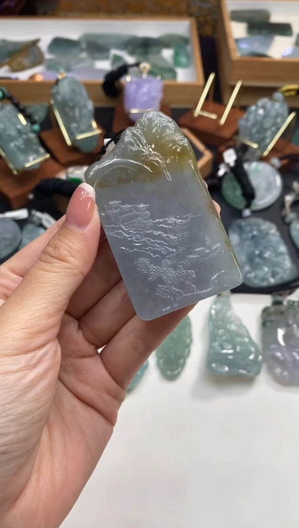 颈饰未镶嵌翡翠王*文山水
