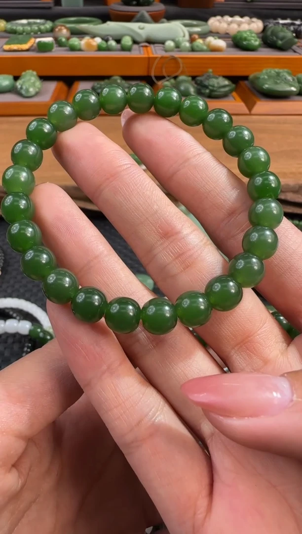 颈饰18K金镶嵌和田玉?***浅1